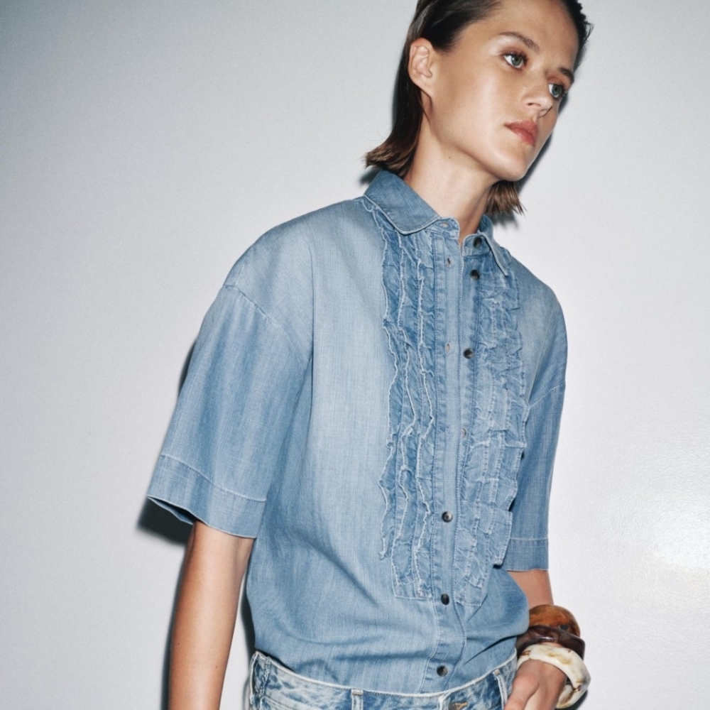 NWT Zara Ruffled Denim Button-Front Shirt In Light Wash - XS